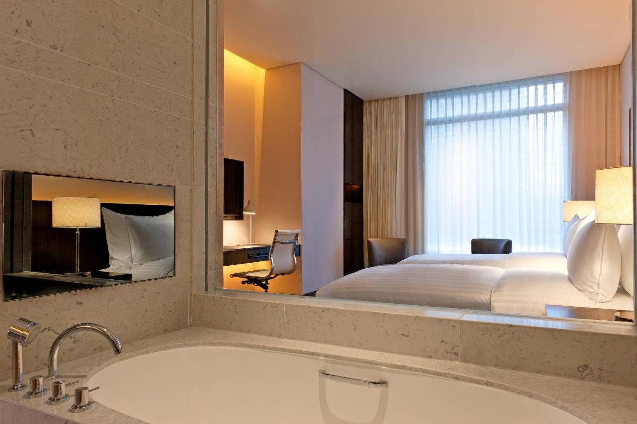 Balcony Deluxe Twin, Guest room, 2 Twin/Single Bed(s)